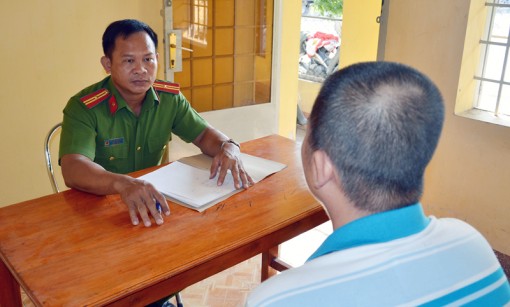 Người cán bộ điều tra hết lòng vì công việc