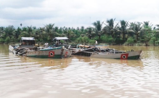 Khai thác cát sông không có giấy phép: Bị phạt 30 triệu đồng và tạm giữ phương tiện