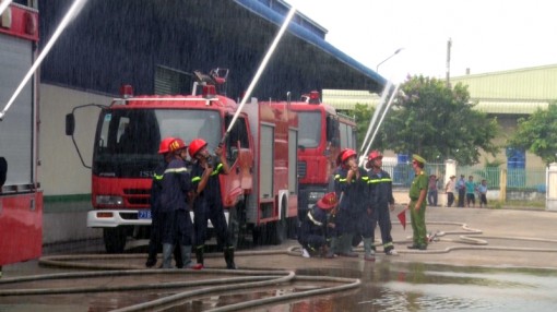 Công ty TNHH Dừa Định Phú Mỹ diễn tập phòng cháy chữa cháy