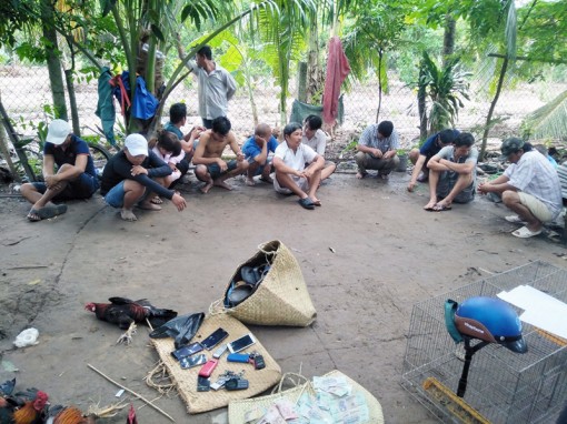 Công an Châu Thành liên tiếp bắt 2 vụ đánh bạc