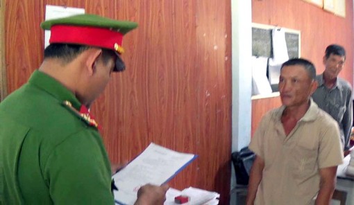 Khởi tố nghi can đâm người gây thương tích tại Ấp 6, xã Bình Thắng