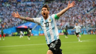 Argentina lách qua khe cửa hẹp, Croatia giành 9 điểm tuyệt đối