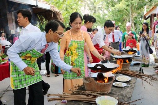 Ngành y tế họp mặt Ngày Gia đình Việt Nam
