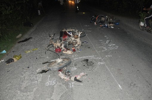 Tai nạn giữa xe mô tô và xe gắn máy làm 3 người thương vong