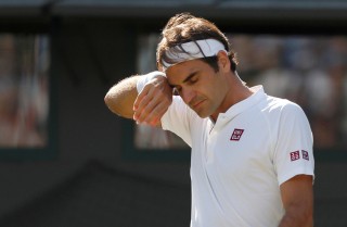 Federer thua trận tứ kết Wimbledon