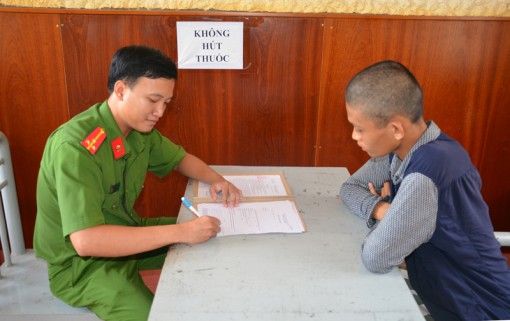 Bắt đối tượng trộm cắp tài sản