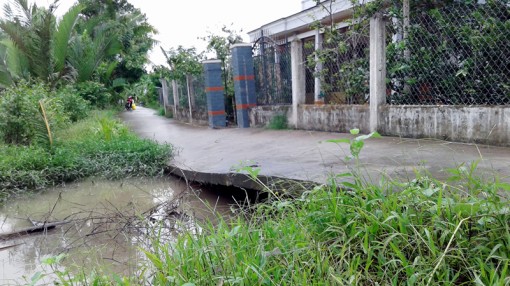 Người dân xã Lương Hòa lo lắng vì sạt lở