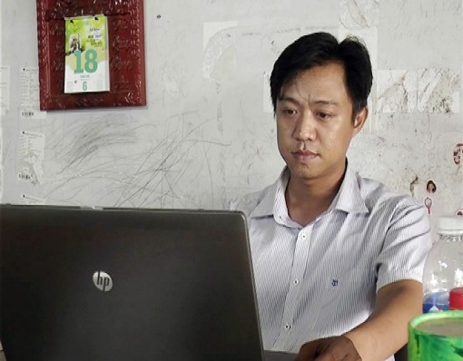 Chàng trai chế tạo các loại máy CNC và gia công tranh gỗ