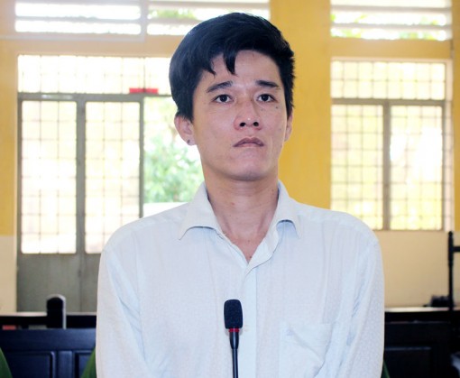 Trộm 2 con gà, bị phạt 9 tháng tù