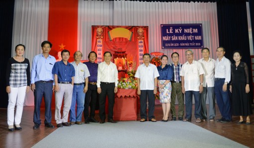 Đoàn Nghệ thuật Cải lương Bến Tre kỷ niệm Ngày Sân khấu Việt Nam