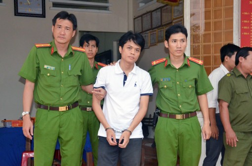 Bắt tạm giam đối tượng chiếm đoạt trên 21,35 tỷ đồng để đánh bạc