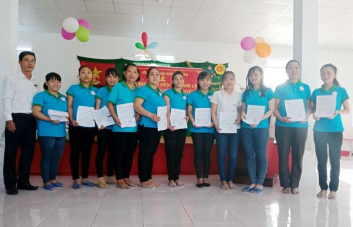 Tuyên truyền về trật tự, an toàn giao thông cho công nhân, viên chức, lao động