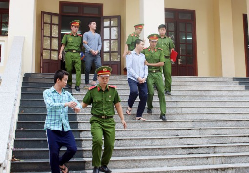 Đánh người gây thương tích, giết người, 3 bị cáo ra tòa lãnh án tù