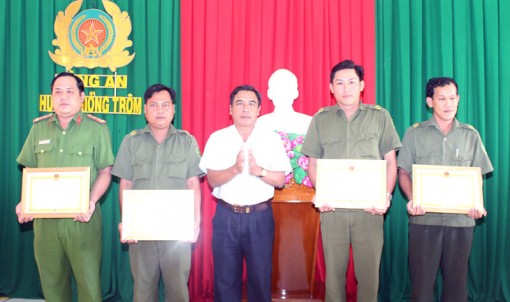 Khen thưởng đột xuất cho các đơn vị triệt phá nhóm đua xe trái phép