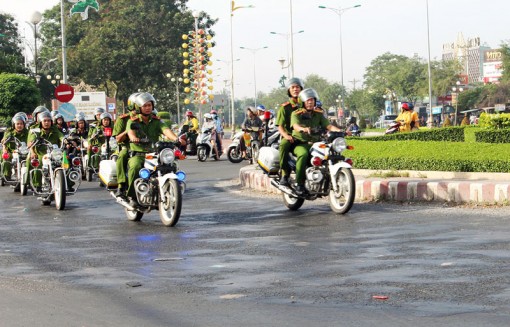 Triệt phá nhiều điểm đánh bạc, ma túy, khai thác cát sông trái phép