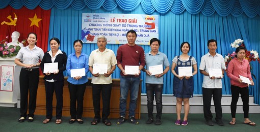 Trao giải thưởng Tri ân khách hàng thanh toán tiền điện qua ngân hàng/trung gian thanh toán