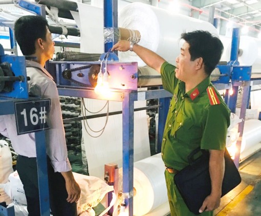 Kiểm tra an toàn phòng cháy, chữa cháy tại khu công nghiệp Giao Long và An Hiệp