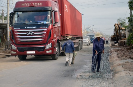 “Đòn bẩy” giao thông phát triển thương mại dịch vụ