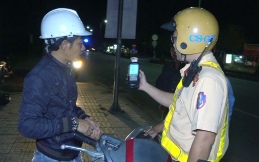 Cảnh báo tai nạn giao thông do sử dụng rượu, bia dịp Tết