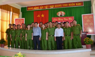 Phó chủ tịch UBND tỉnh Nguyễn Hữu Lập thăm, chúc tết Phòng Cảnh sát phòng cháy, chữa cháy và cứu nạn, cứu hộ