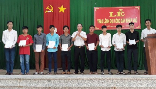 Tổ chức xong trao lệnh gọi nhập ngũ cho công dân