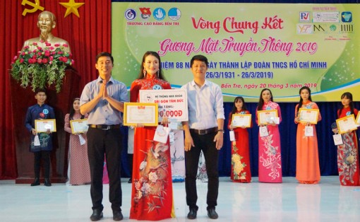 Nguyễn Thị Ngọc Trinh đoạt giải nhất “Gương mặt truyền thông”