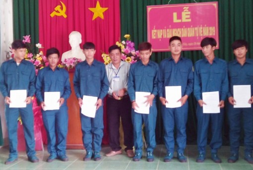 Họp mặt ngày truyền thống dân quân tự vệ