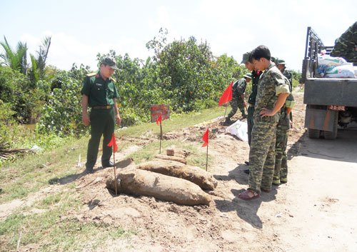 Người dân tuyệt đối không tự ý tháo gỡ, thu gom vật liệu nổ