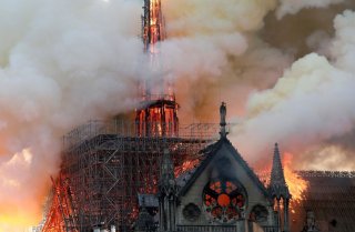 Hỏa hoạn nghiêm trọng tàn phá Nhà thờ Đức bà Paris