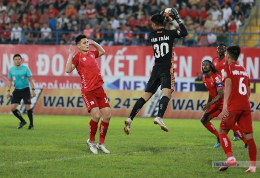 HLV Park chọn “truyền nhân” của Văn Lâm, Bùi Tiến Dũng xuống U23?