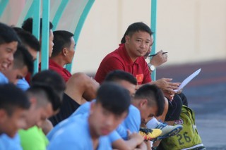 Ông Hoàng Văn Phúc rời ghế HLV trưởng Quảng Nam
