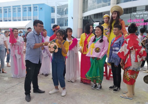Sôi động nhạc hội EDM cho học sinh, sinh viên