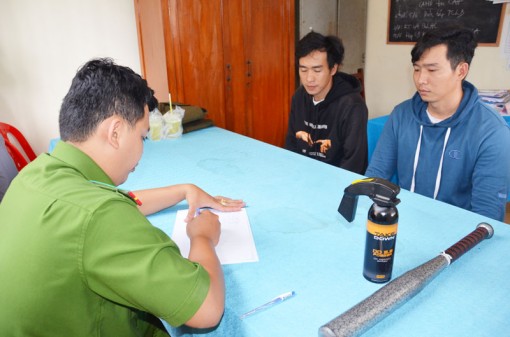 Mang theo hung khí đi đòi tiền nợ