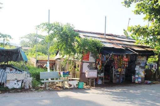 Về vụ tranh chấp đất cất nhà trên nền đất thổ mộ