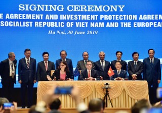 Thủ tướng Nguyễn Xuân Phúc chứng kiến lễ ký EVFTA và IPA