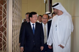 Phó thủ tướng Trịnh Đình Dũng thăm, làm việc tại UAE