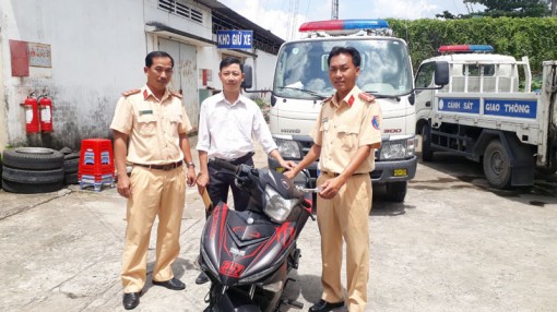 Phòng Cảnh sát giao thông trả xe bị mất trộm cho chủ sở hữu
