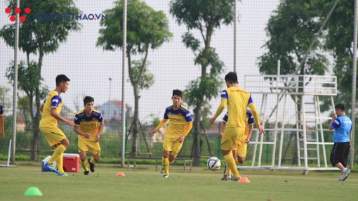 U22 Việt Nam và U22 Trung Quốc được thay thế 11 cầu thủ trong 3 lần