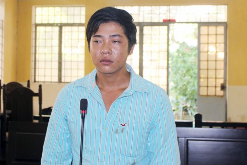 Trộm 4 buồng chuối phạt 6 tháng tù