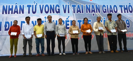 Hưởng ứng “Ngày thế giới tưởng niệm các nạn nhân tử vong vì tai nạn giao thông”