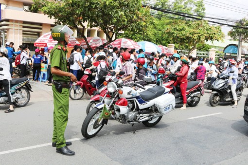 Chống ùn tắc giao thông trước, trong và sau Lễ hội Dừa
