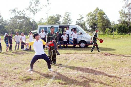 Huyện Giồng Trôm tăng cường công tác giáo dục quốc phòng và an ninh Huyện Giồng Trôm tăng cường công tác giáo dục quốc phòng và an ninh