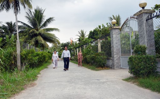 Người trưởng ấp hết lòng với công việc