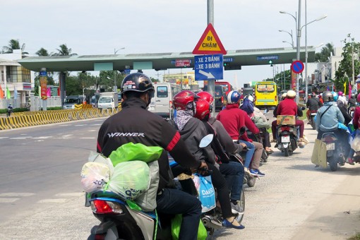 Phân luồng giao thông quốc lộ 60, cầu Rạch Miễu trong dịp Tết