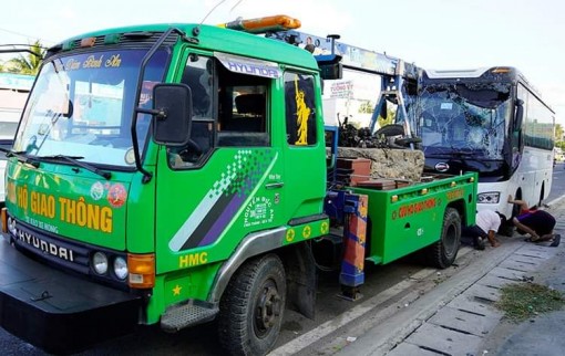 Tai nạn giao thông làm 2 người thương vong