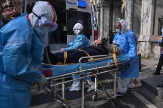 Số ca tử vong tại Trung Quốc do virus Corona tăng lên 350 người