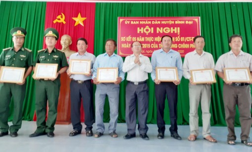 Bình Đại sơ kết 5 năm thực hiện Chỉ thị số 01 Bình Đại sơ kết 5 năm thực hiện Chỉ thị số 01