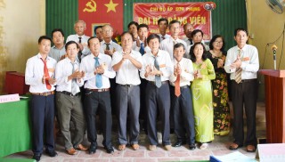 Chợ Lách hoàn thành đại hội chi bộ trực thuộc Đảng bộ cơ sở Chợ Lách hoàn thành đại hội chi bộ trực thuộc Đảng bộ cơ sở