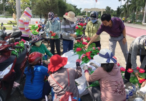 Công đoàn tích cực tham gia xây dựng huyện nông thôn mới Công đoàn tích cực tham gia xây dựng huyện nông thôn mới