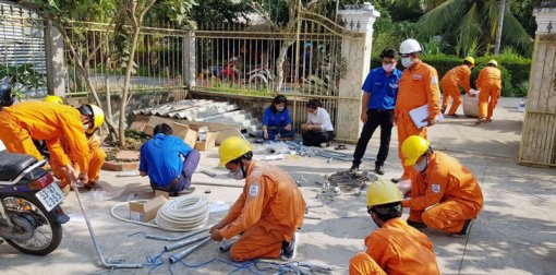 Thắp sáng tuyến đường giao thông nông thôn